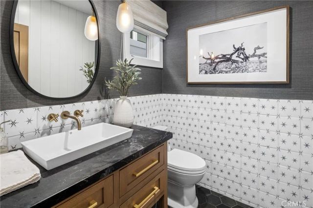 706 Poinsettia, Corona Del Mar, CA 92625