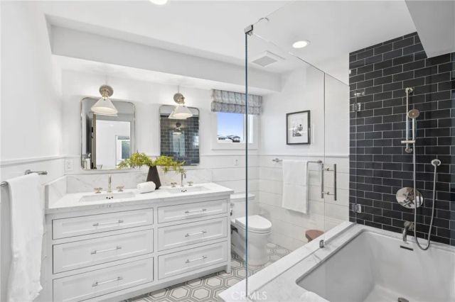 706 Poinsettia, Corona Del Mar, CA 92625