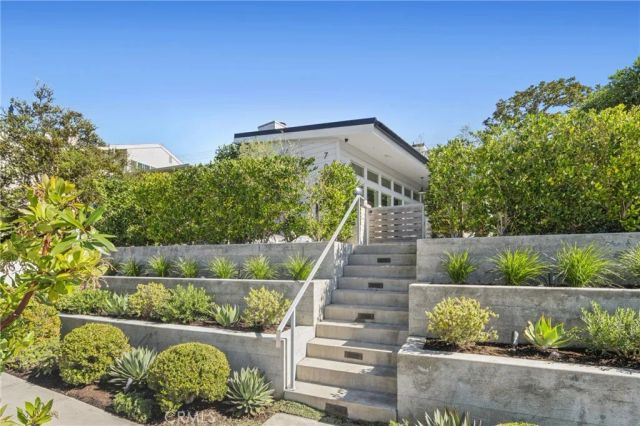 706 Poinsettia, Corona Del Mar, CA 92625