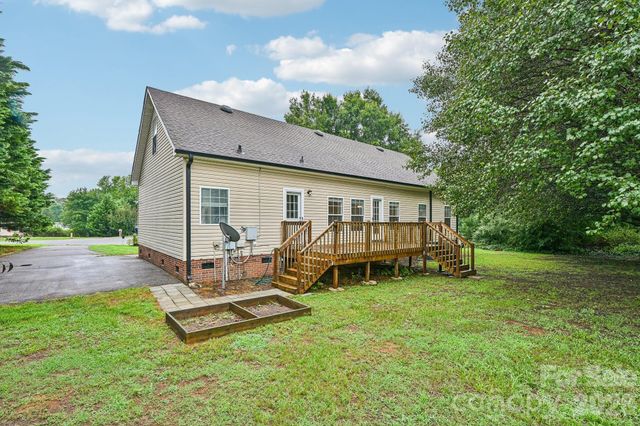 108 Grand Acres Lane, Maiden, NC 28650