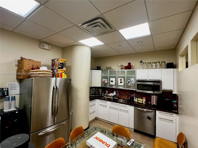 20900 NE 30 TH Ave 600, Aventura, FL 33180