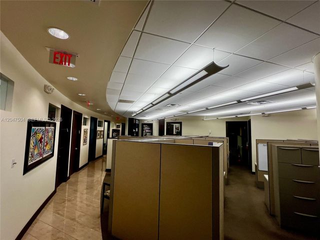 20900 NE 30 TH Ave 600, Aventura, FL 33180