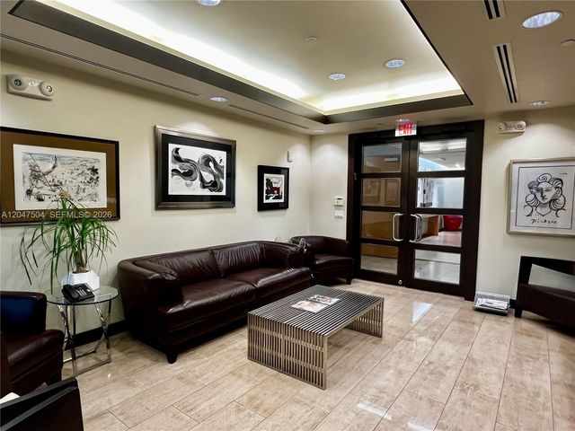 20900 NE 30 TH Ave 600, Aventura, FL 33180