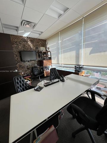 20900 NE 30 TH Ave 600, Aventura, FL 33180