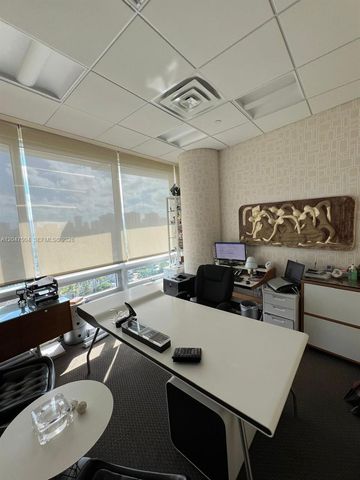 20900 NE 30 TH Ave 600, Aventura, FL 33180
