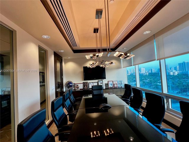 20900 NE 30 TH Ave 600, Aventura, FL 33180