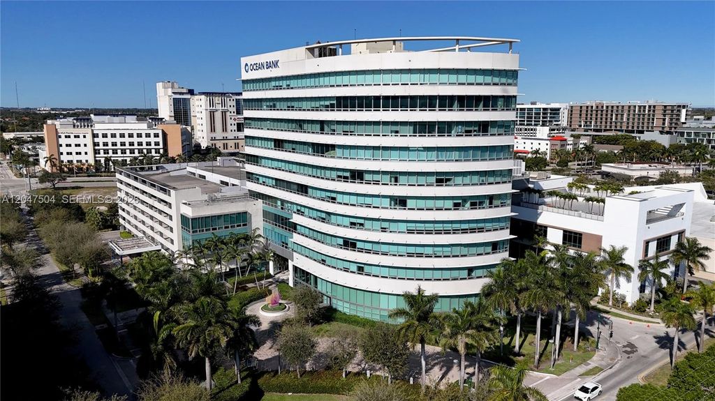 20900 NE 30 TH Ave 600, Aventura, FL 33180