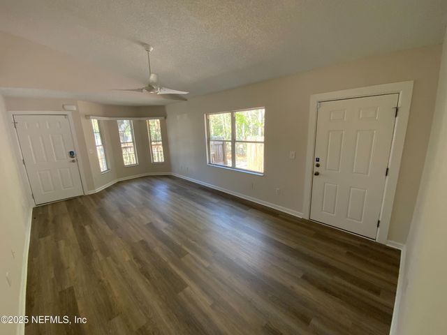 2613 AMERICAS CUP Circle E, Jacksonville, FL 32233
