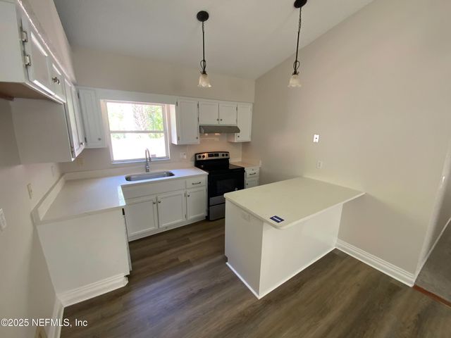 2613 AMERICAS CUP Circle E, Jacksonville, FL 32233