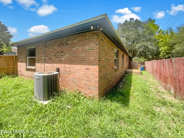 2613 AMERICAS CUP Circle E, Jacksonville, FL 32233