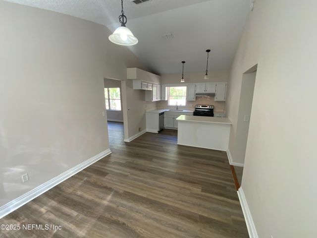 2613 AMERICAS CUP Circle E, Jacksonville, FL 32233