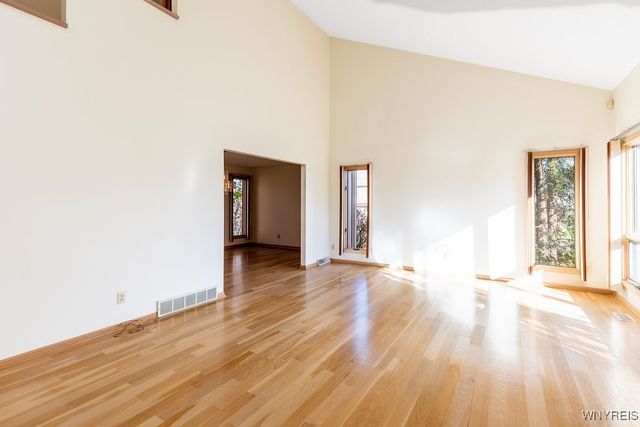 18 Islewoods, Grand Island, NY 14072