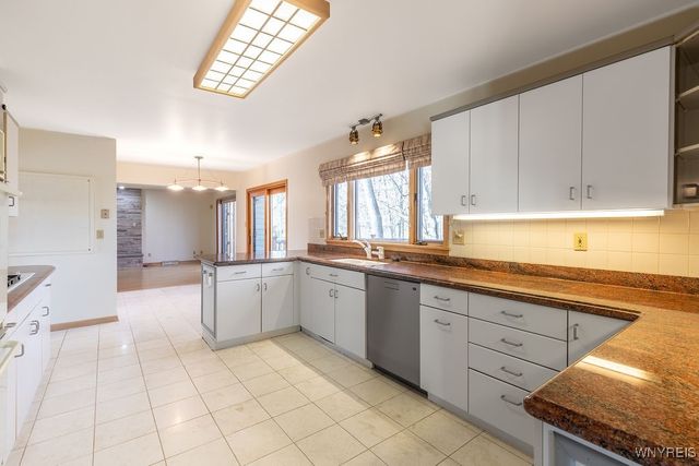 18 Islewoods, Grand Island, NY 14072