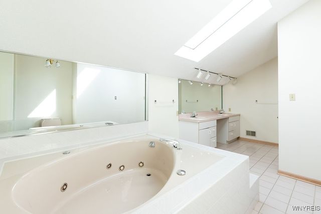 18 Islewoods, Grand Island, NY 14072