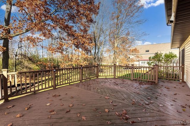 18 Islewoods, Grand Island, NY 14072