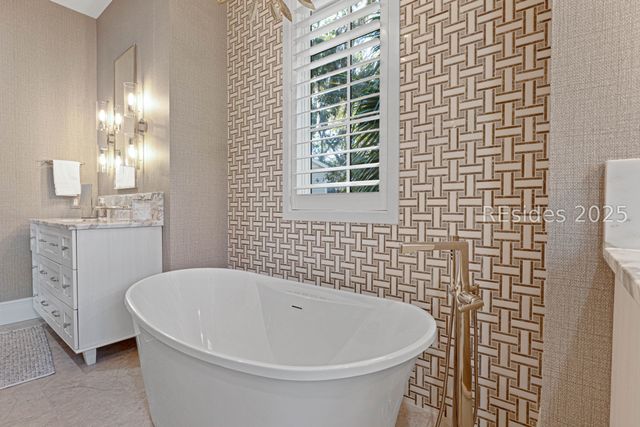 59 Stoney Creek Rd, Hilton Head Island, SC 29928