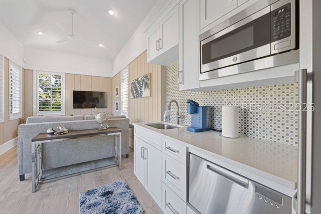 59 Stoney Creek Rd, Hilton Head Island, SC 29928