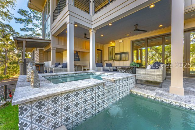 59 Stoney Creek Rd, Hilton Head Island, SC 29928