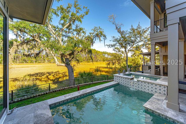 59 Stoney Creek Rd, Hilton Head Island, SC 29928