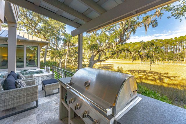 59 Stoney Creek Rd, Hilton Head Island, SC 29928