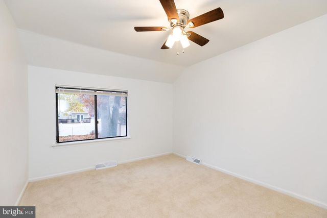 17 LANFORD RD, New Castle, DE 19720