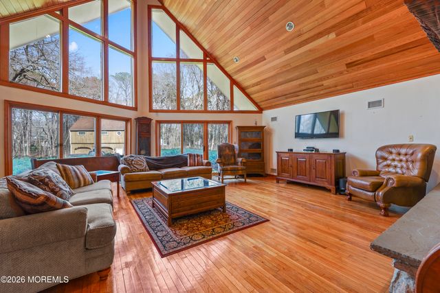 353 E Pleasant Grove Road, Jackson, NJ 08527