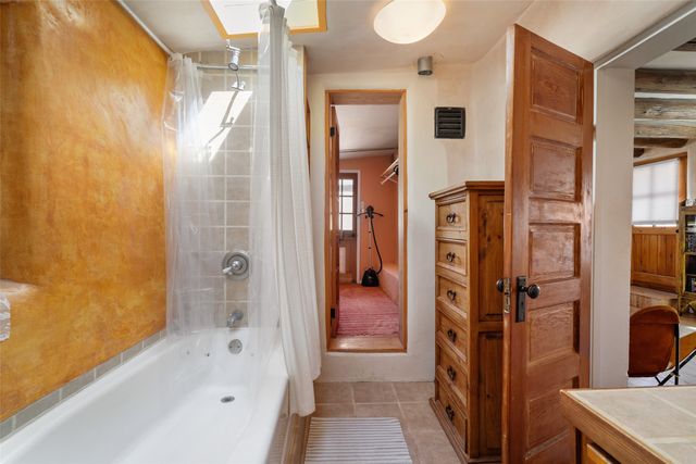 945 Agua Fria C, Santa Fe, NM 87501