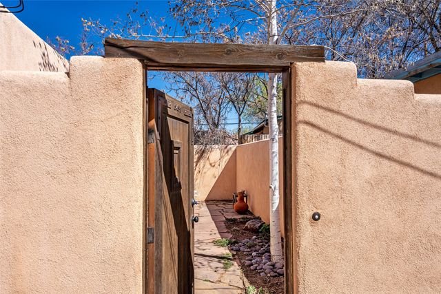 945 Agua Fria C, Santa Fe, NM 87501