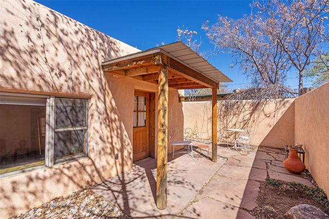 945 Agua Fria C, Santa Fe, NM 87501