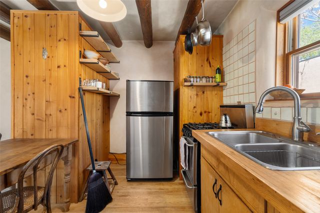 945 Agua Fria C, Santa Fe, NM 87501