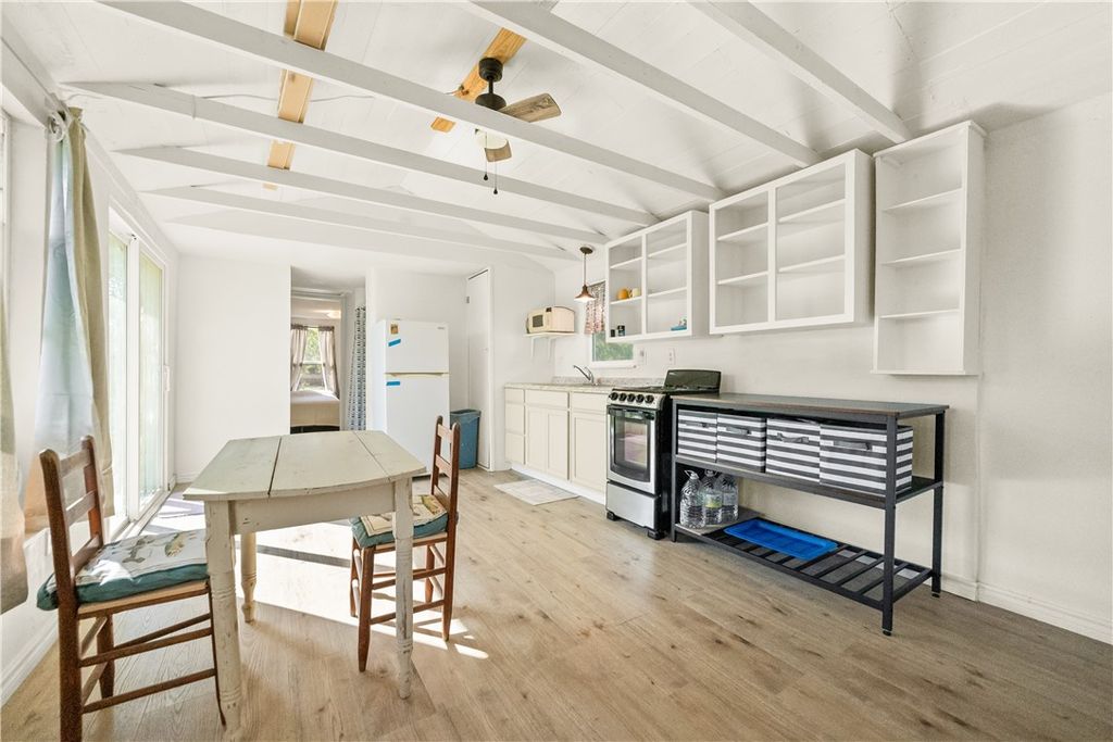 424 First St, Bayside, TX 78340 — photo 2