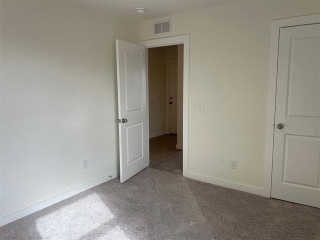2061 Brush Creek Way, Newcastle, OK 73065