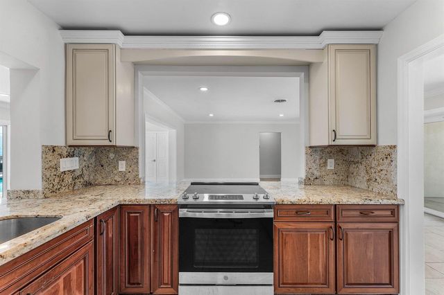 1525 SE 6th Street, Deerfield Beach, FL 33441