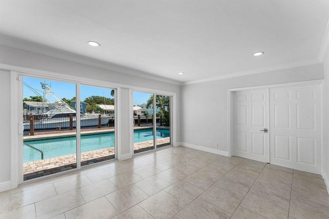 1525 SE 6th Street, Deerfield Beach, FL 33441