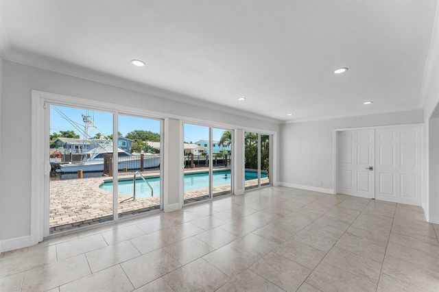 1525 SE 6th Street, Deerfield Beach, FL 33441