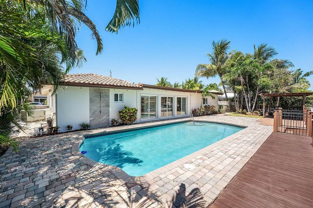 1525 SE 6th Street, Deerfield Beach, FL 33441