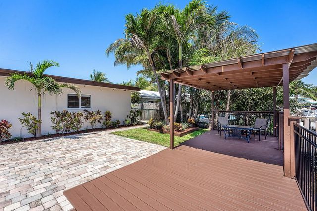 1525 SE 6th Street, Deerfield Beach, FL 33441