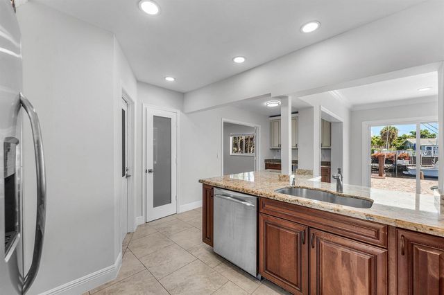 1525 SE 6th Street, Deerfield Beach, FL 33441