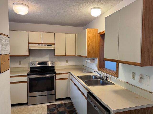 15 Tennis Lane B15, Thornton, NH 03285