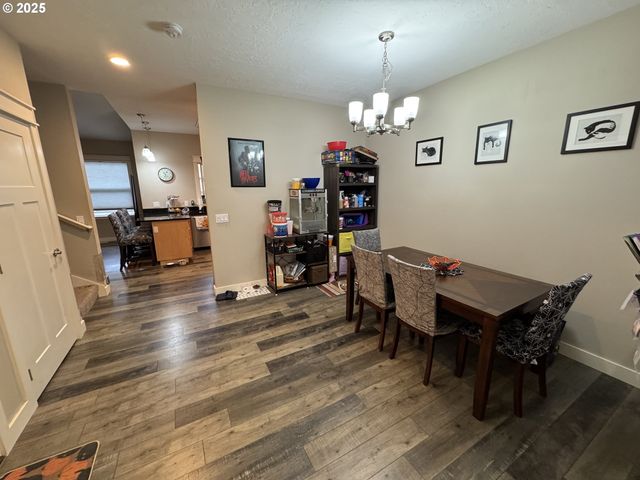 2317 LAURA Ln, North Bend, OR 97459