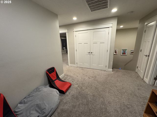 2317 LAURA Ln, North Bend, OR 97459