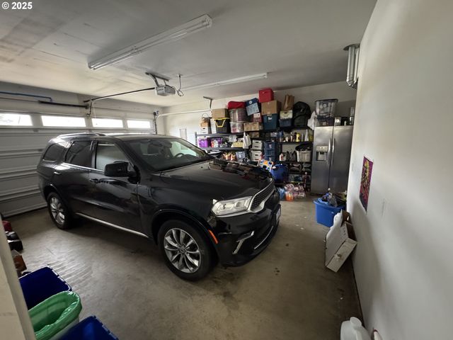 2317 LAURA Ln, North Bend, OR 97459