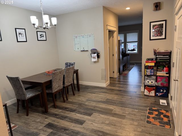 2317 LAURA Ln, North Bend, OR 97459