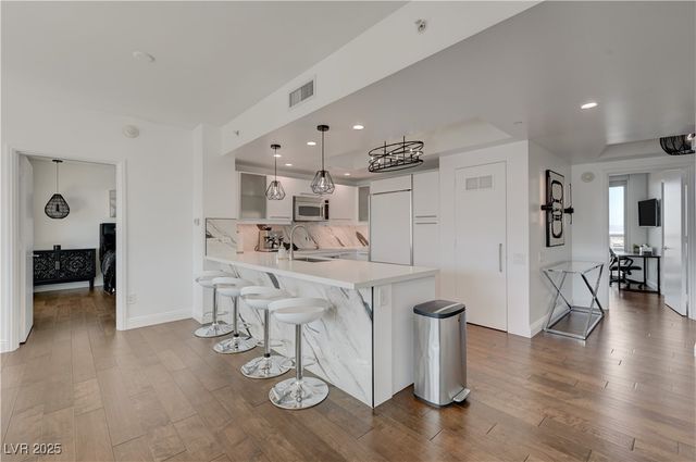 222 Karen Avenue 3301, Las Vegas, NV 89109