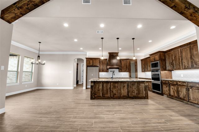 623 Gatlin Pass, Azle, TX 76020