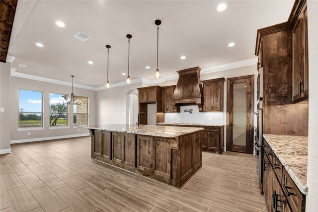 623 Gatlin Pass, Azle, TX 76020