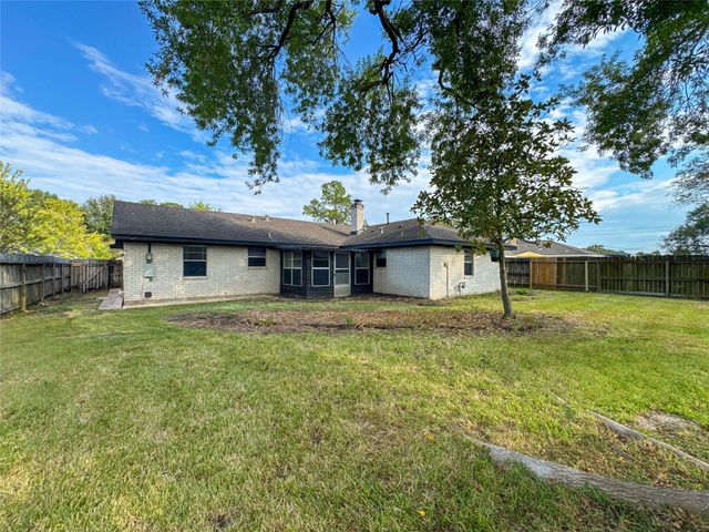 2312 Willow Boulevard, Pearland, TX 77581