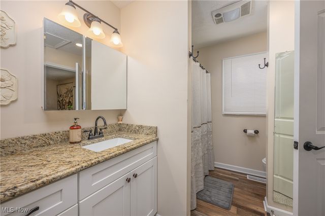 570 E Turkeyfoot Lake Road, Akron, OH 44319