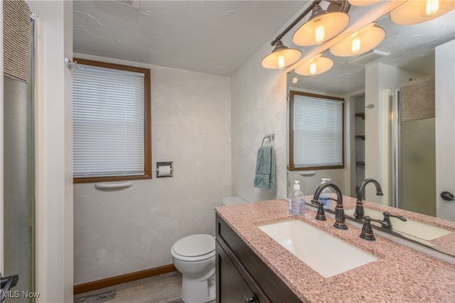 570 E Turkeyfoot Lake Road, Akron, OH 44319