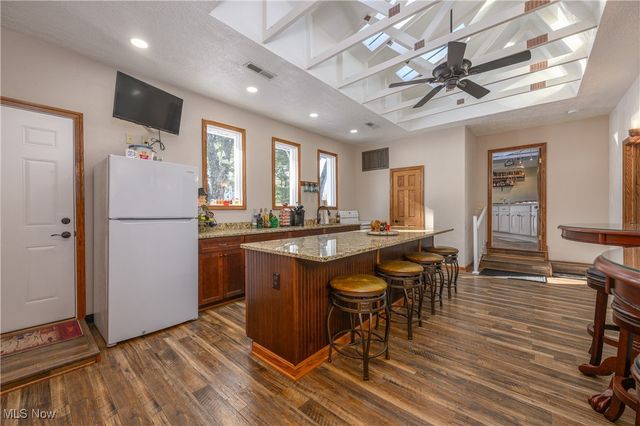 570 E Turkeyfoot Lake Road, Akron, OH 44319